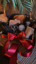 Load image into Gallery viewer, 8 PIECE BEARD CARE GIFT SET