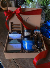 Load image into Gallery viewer, MEN'S BATH & BODY GIFT BASKET